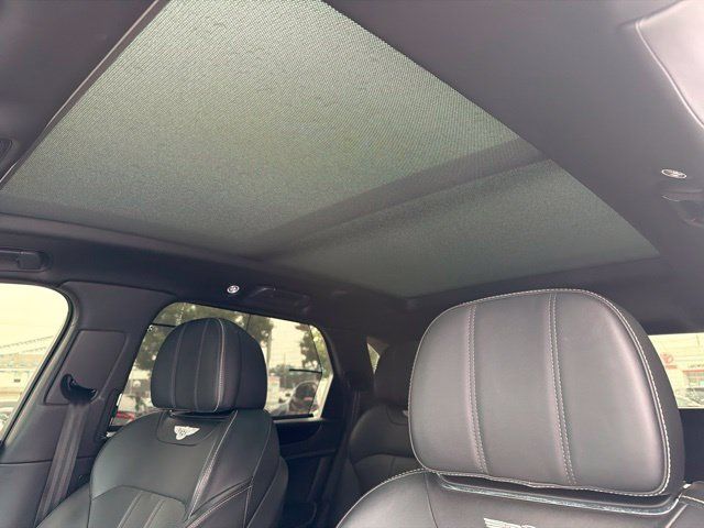 Used 2018 Bentley Bentayga AWD/4WD image 10