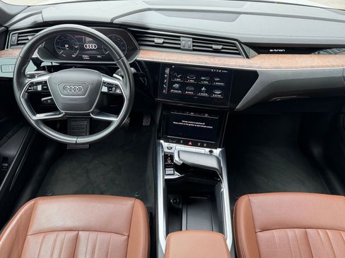 Used 2022 Audi e-tron Premium Plus w/ Premium Plus Package image 24