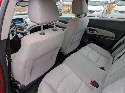 Used 2014 Chevrolet Cruze LT image 23