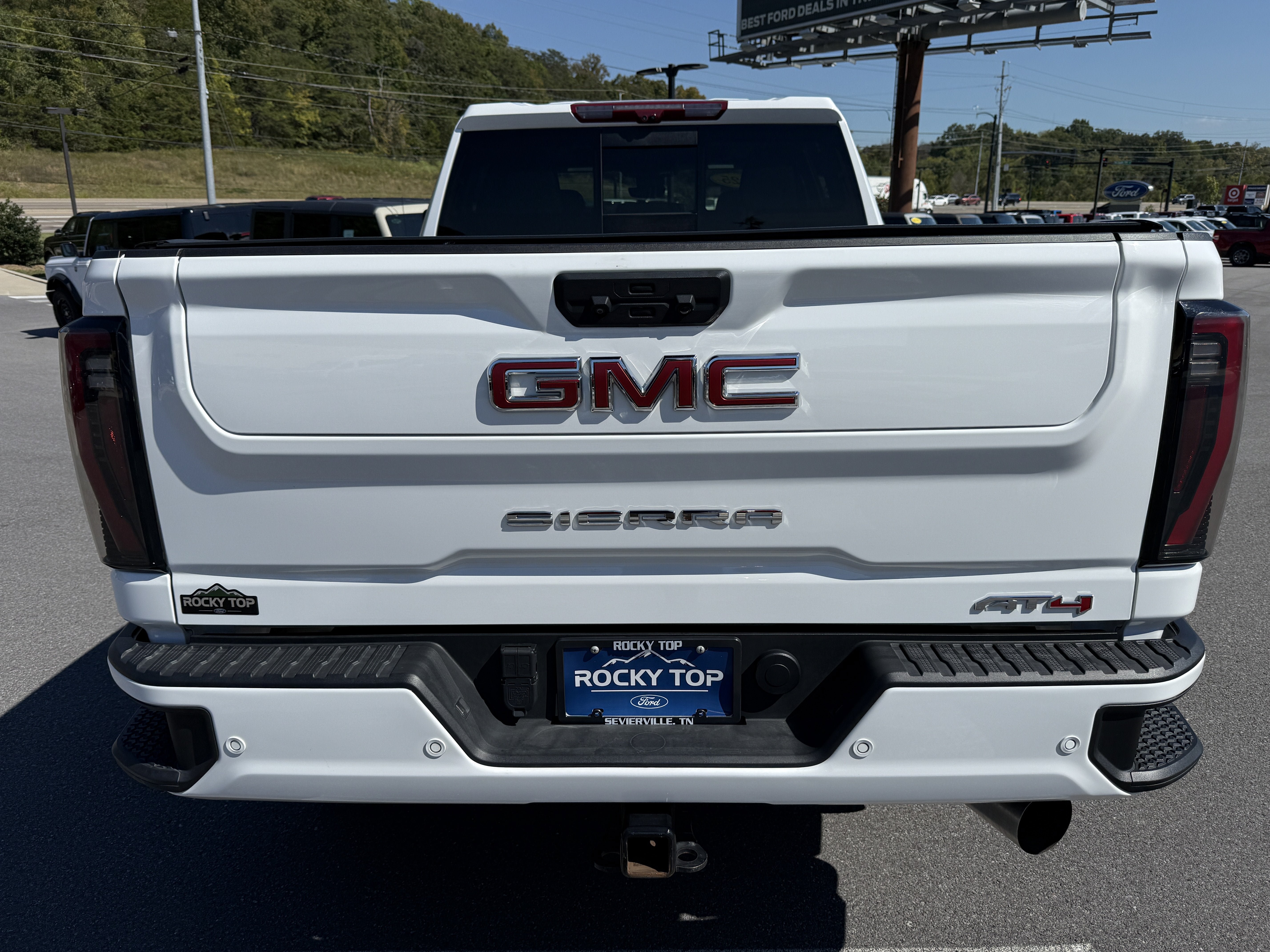 Used 2025 GMC Sierra 2500 AT4 w/ AT4 Premium Plus Package AWD/4WD image 6