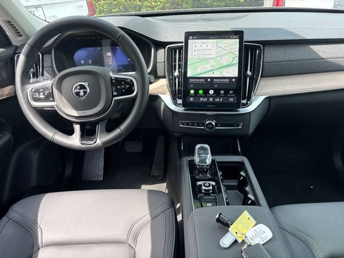 Used 2026 Volvo XC90 B6 Plus w/ Protection Package Premier AWD/4WD image 25