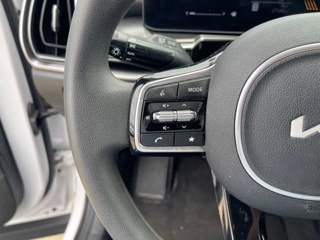 Used 2024 Kia Sorento LX FWD image 14