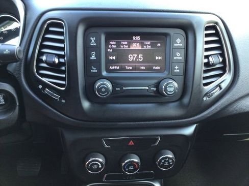 Used 2018 Jeep Compass Sport FWD image 34