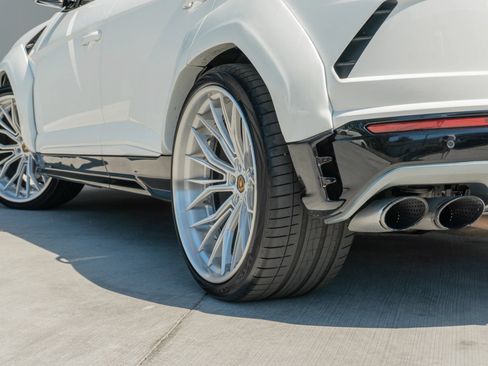 Used 2019 Lamborghini Urus AWD/4WD image 44