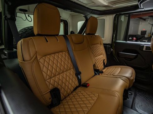 Used 2021 Jeep Wrangler Sport S image 30