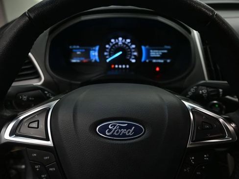 Used 2024 Ford Edge SEL image 10