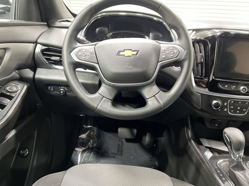 Used 2023 Chevrolet Traverse LT FWD image 14