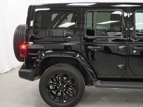 Certified 2021 Jeep Wrangler Unlimited Sahara w/ Cold Weather Group image 10