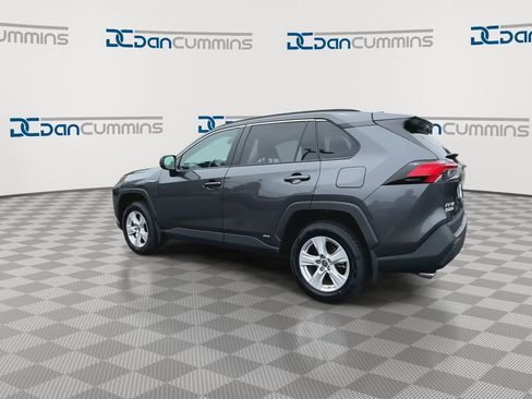 Used 2021 Toyota RAV4 LE AWD/4WD image 6