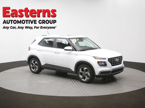 Used 2025 Hyundai Venue SEL FWD image 45