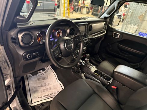 Used 2020 Jeep Wrangler Unlimited Sport AWD/4WD image 37