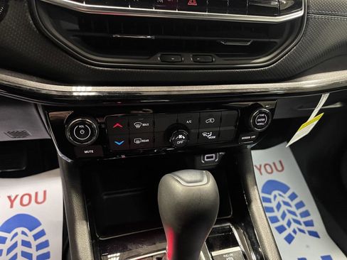 New 2026 Jeep Compass Latitude AWD/4WD image 17
