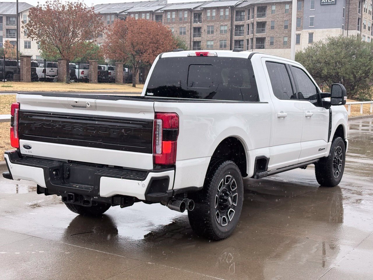 Used 2025 Ford F250 Platinum w/ FX4 Off-Road Package AWD/4WD image 4