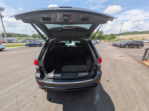 Used 2018 Jeep Grand Cherokee Limited AWD/4WD image 32