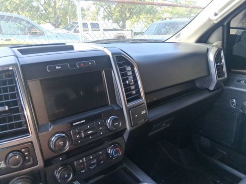 Used 2018 Ford F150 XLT w/ Equipment Group 302A Luxury AWD/4WD image 12