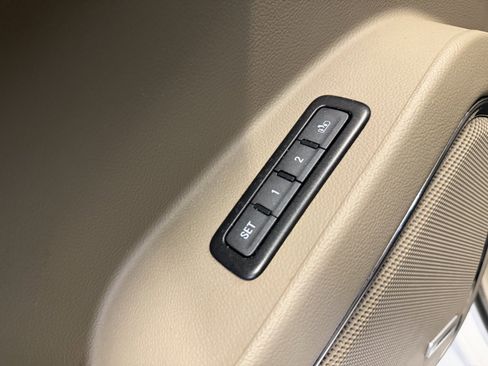 Used 2018 GMC Yukon SLT w/ Premium Edition image 15