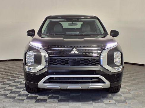 New 2025 Mitsubishi Outlander SE image 2