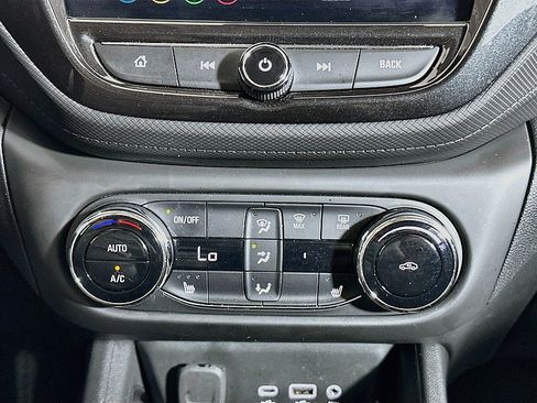 Used 2023 Chevrolet TrailBlazer LT w/ Convenience Package AWD/4WD image 16