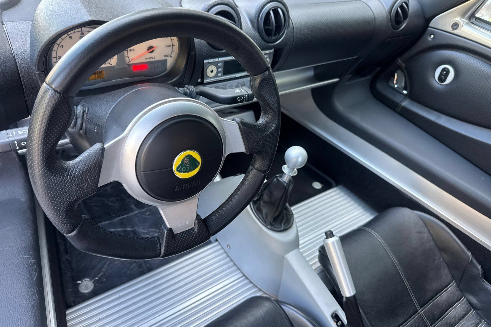 Used 2005 Lotus Elise RWD image 12