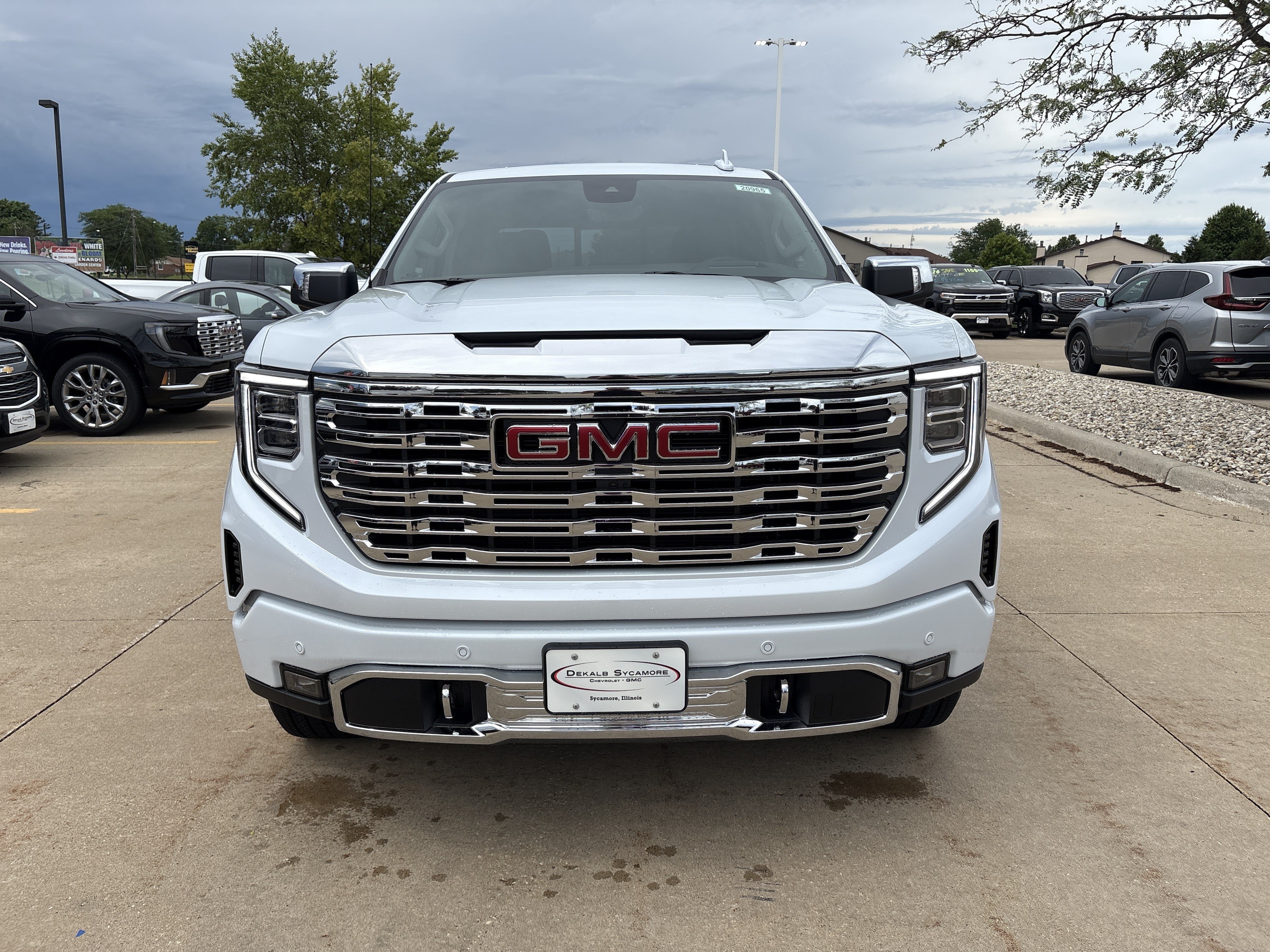 New 2026 GMC Sierra 1500 Denali w/ Denali Reserve Package AWD/4WD image 8