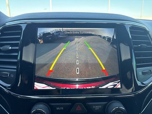 Used 2022 Jeep Grand Cherokee Limited image 19