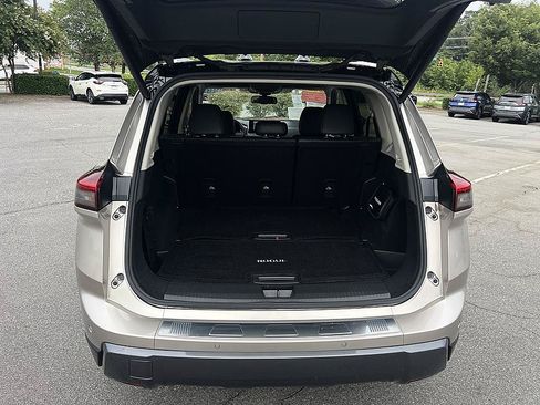Certified 2025 Nissan Rogue SL w/ Tech Package AWD/4WD image 15