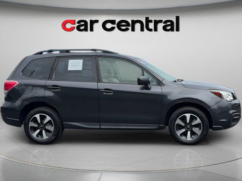 Used 2017 Subaru Forester 2.5i w/ Alloy Wheel Package AWD/4WD image 6