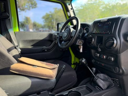 Used 2013 Jeep Wrangler Unlimited Sport AWD/4WD image 15