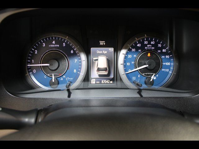 Used 2017 Toyota Sienna XLE w/ XLE Navigation Package FWD image 24