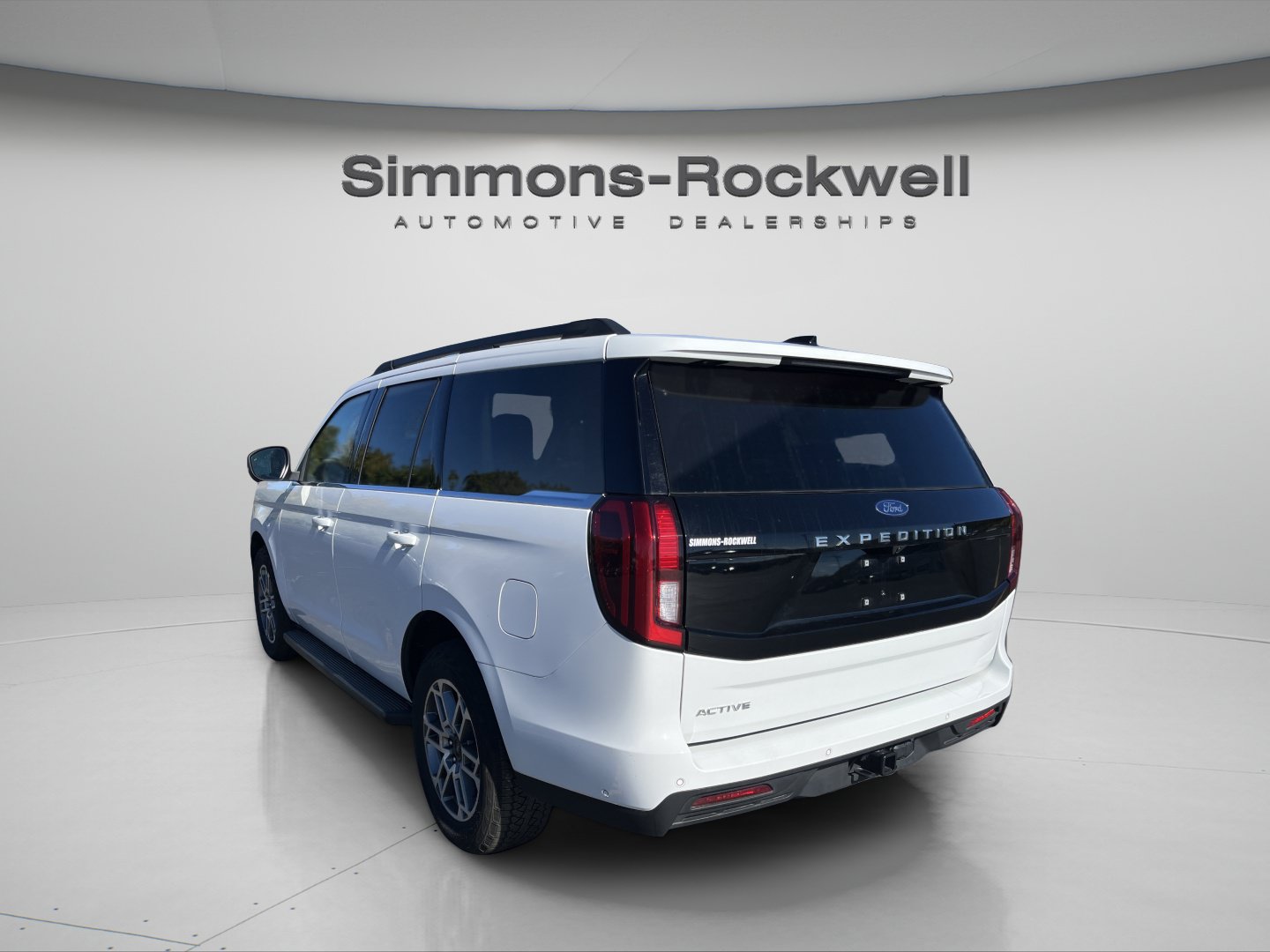 Used 2025 Ford Expedition Active AWD/4WD image 3