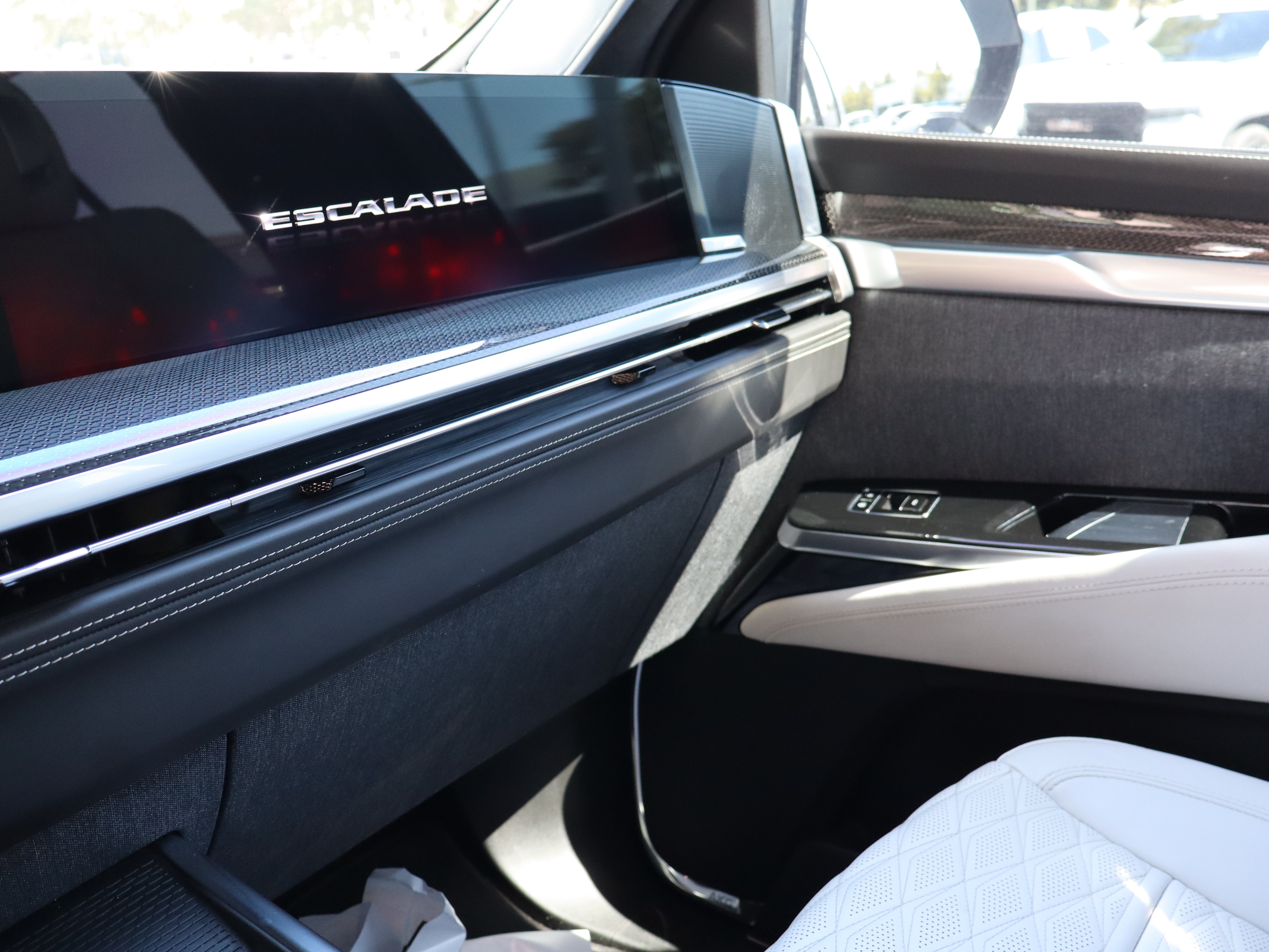 Certified 2026 Cadillac Escalade V AWD/4WD image 54