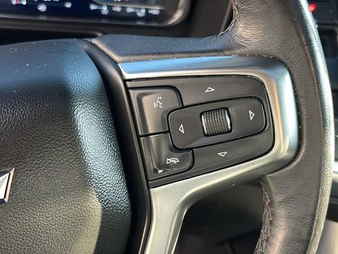 Used 2022 Chevrolet Suburban LT w/ LT Signature Package AWD/4WD image 17