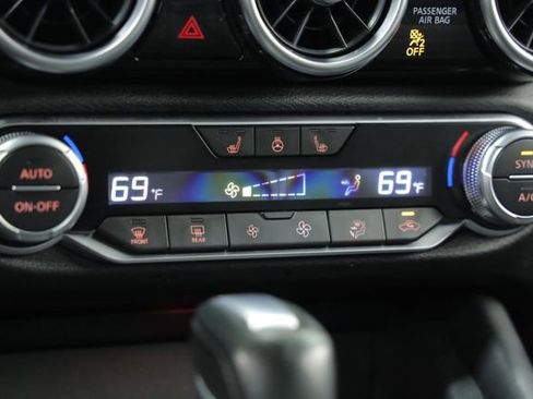 Used 2020 Nissan Sentra SR w/ Premium Package FWD image 19
