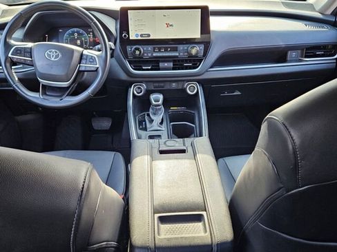 Used 2024 Toyota Grand Highlander XLE image 10