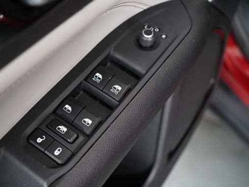 Used 2025 Jeep Compass Limited AWD/4WD image 18