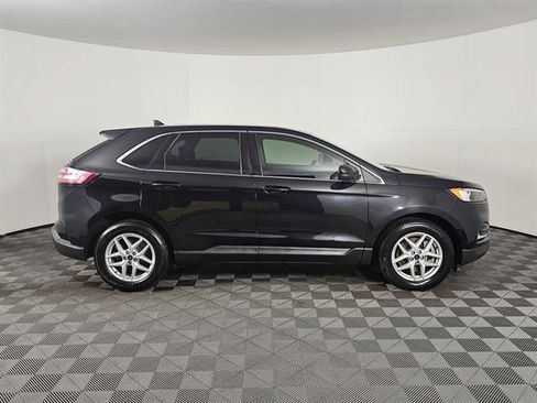 Used 2022 Ford Edge SEL image 2