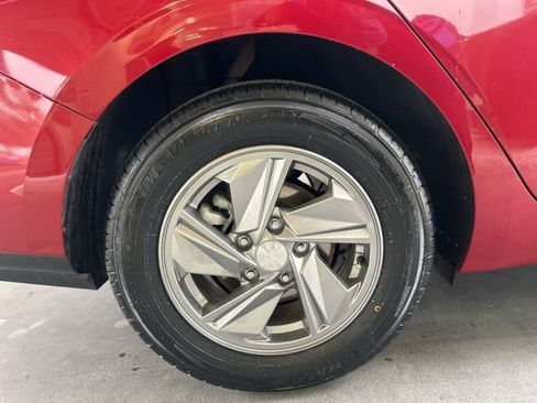 Certified 2025 Hyundai Elantra SE image 34