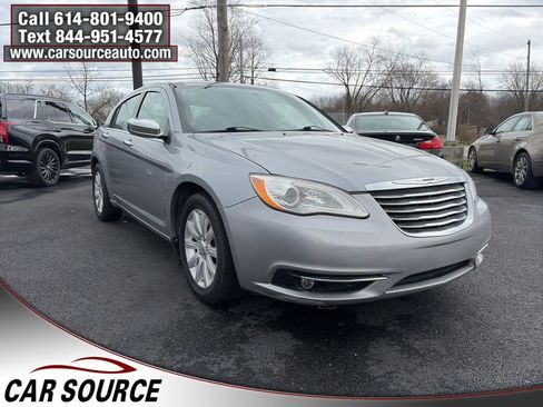 Used 2013 Chrysler 200 Limited image 3