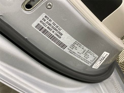 Used 2024 Chrysler Pacifica Limited image 20