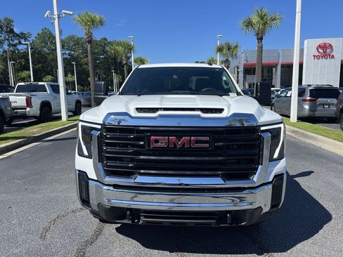 Used 2025 GMC Sierra 2500 Pro AWD/4WD image 3