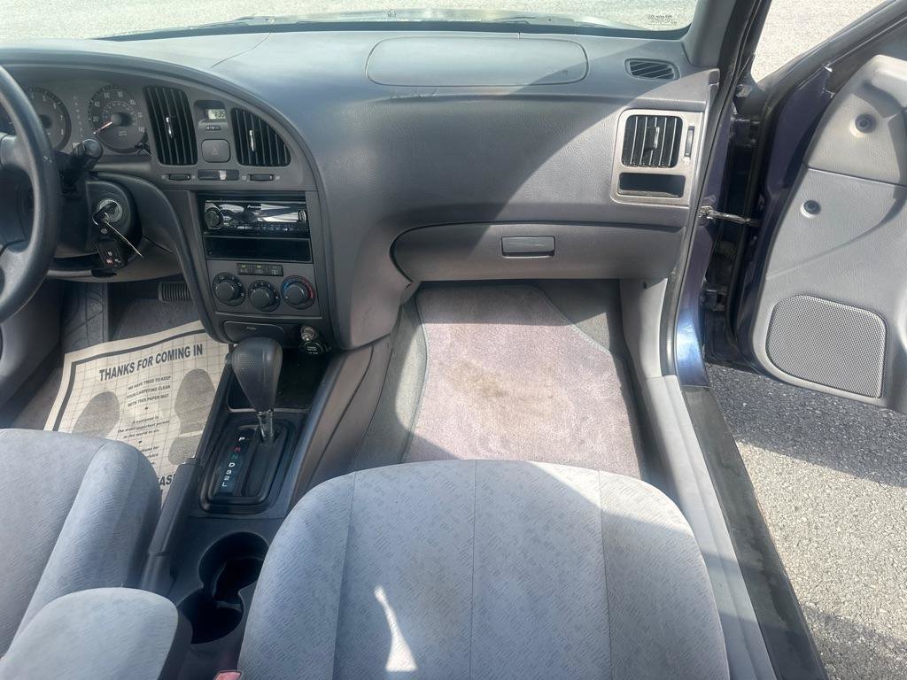 Used 2005 Hyundai Elantra GLS FWD image 24