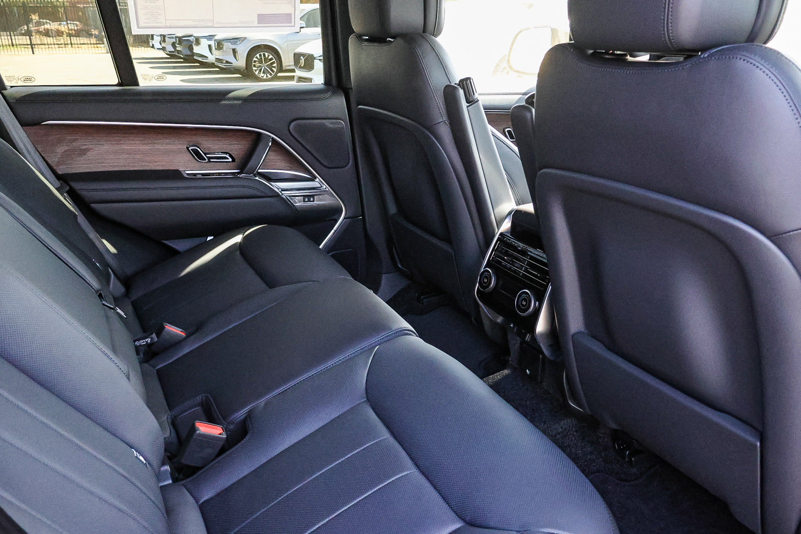 New 2026 Land Rover Range Rover SE AWD/4WD image 15