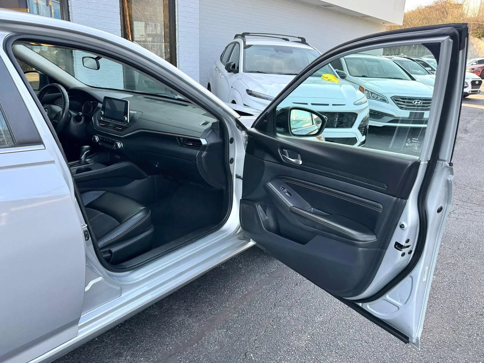 Used 2021 Nissan Altima 2.5 SR AWD/4WD image 17
