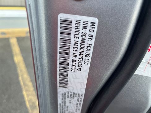 Used 2023 Jeep Compass Limited image 29