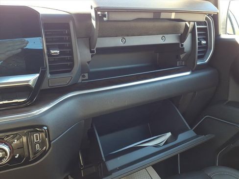 Certified 2024 GMC Sierra 1500 SLT image 25