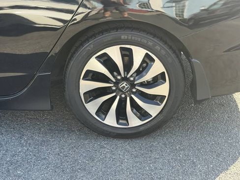 Used 2017 Honda Accord Touring image 34