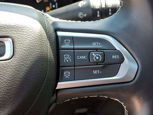 Used 2022 Jeep Compass High Altitude AWD/4WD image 23