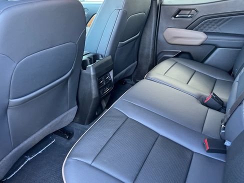 Used 2024 GMC Canyon Denali AWD/4WD image 9
