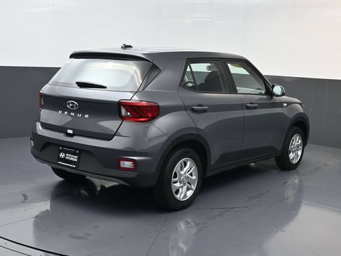Certified 2026 Hyundai Venue SE FWD image 4