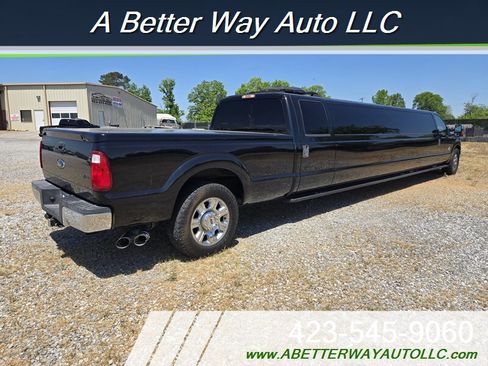 Used 2011 Ford F350 XLT w/ XLT Premium Pkg RWD image 4